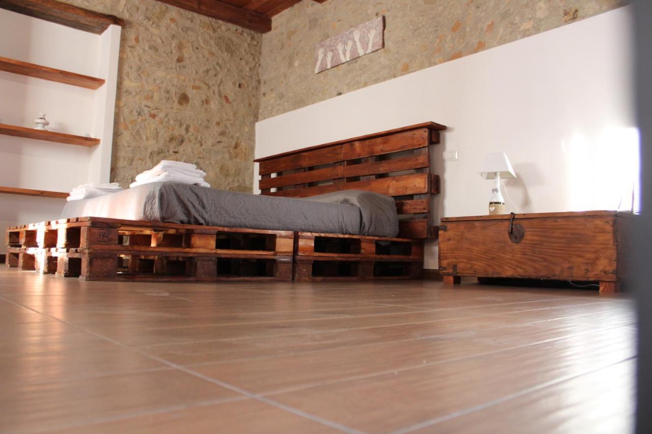 Ospitalita Diffusa Jungi Mundu - Casa Diritti Umani Bed & Breakfast Camini Bagian luar foto