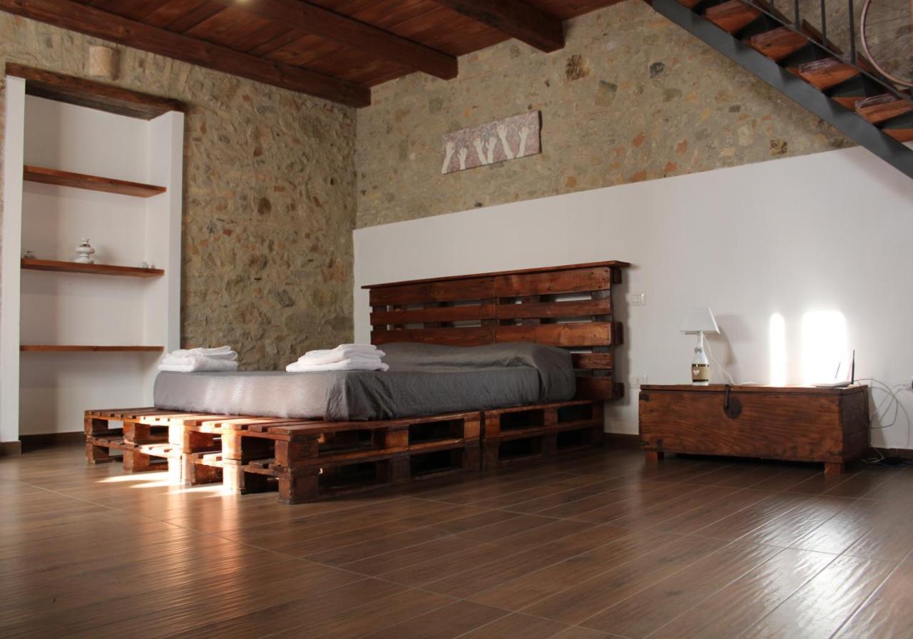 Ospitalita Diffusa Jungi Mundu - Casa Diritti Umani Bed & Breakfast Camini Bagian luar foto